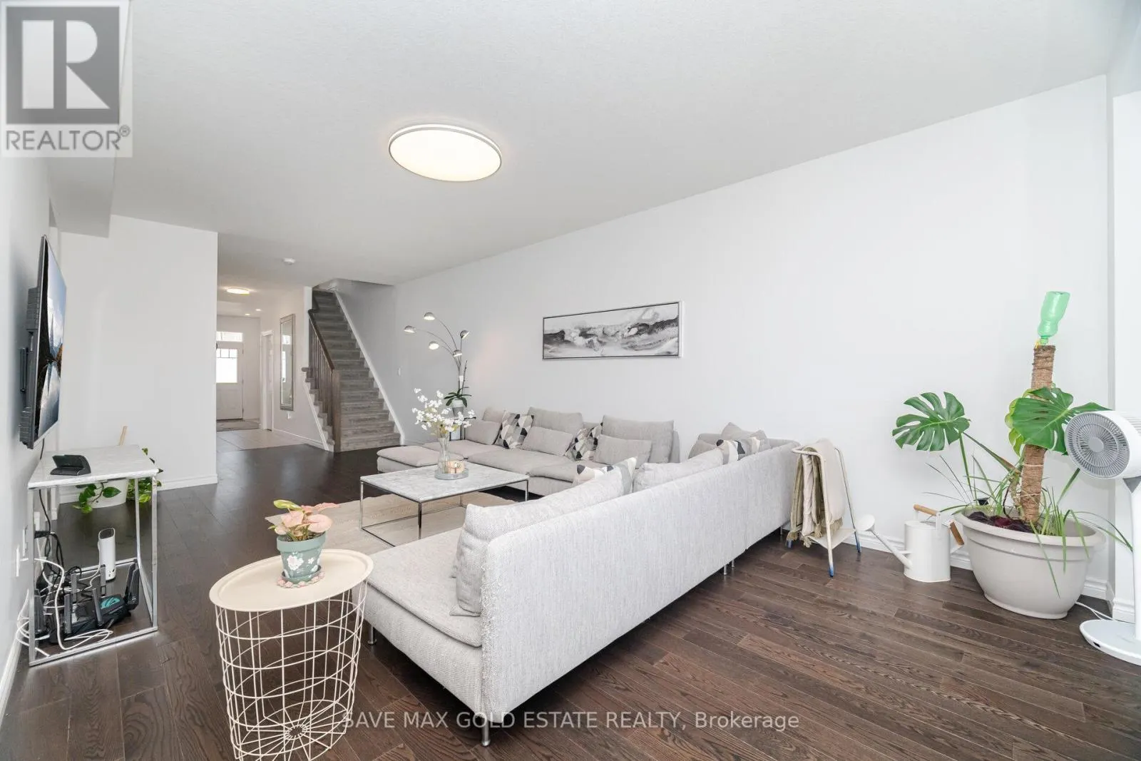 292 FREURE DRIVE