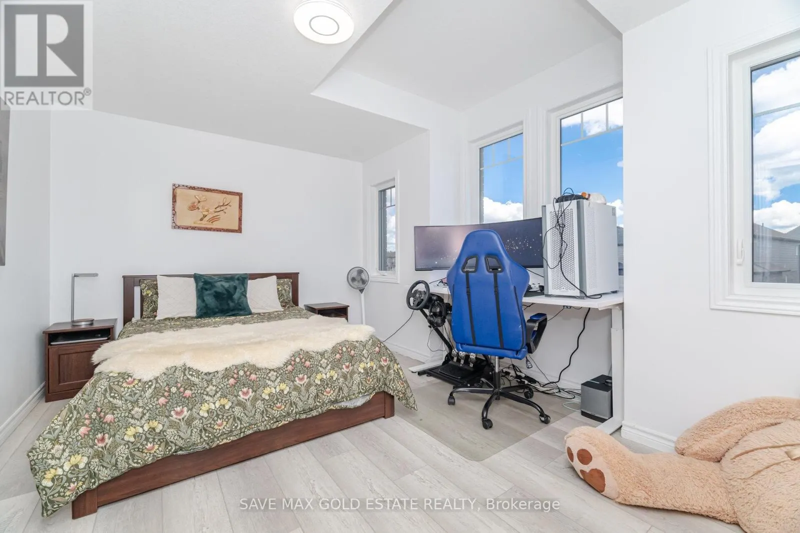 292 FREURE DRIVE