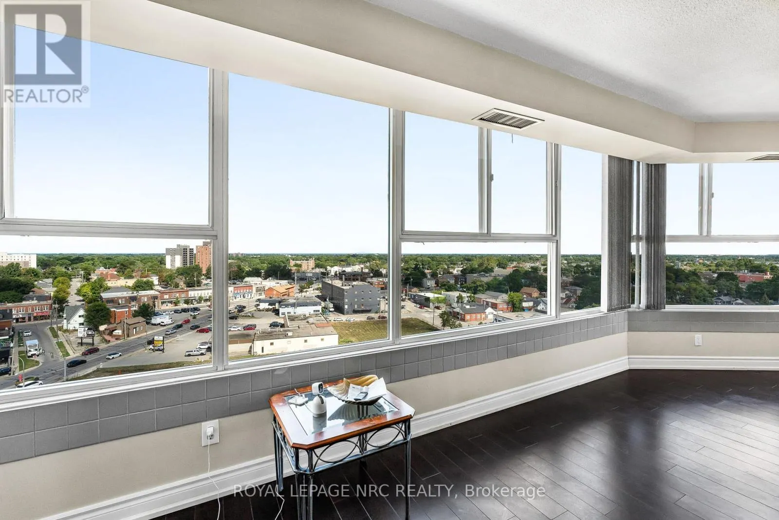 PH1 - 7 GALE CRESCENT