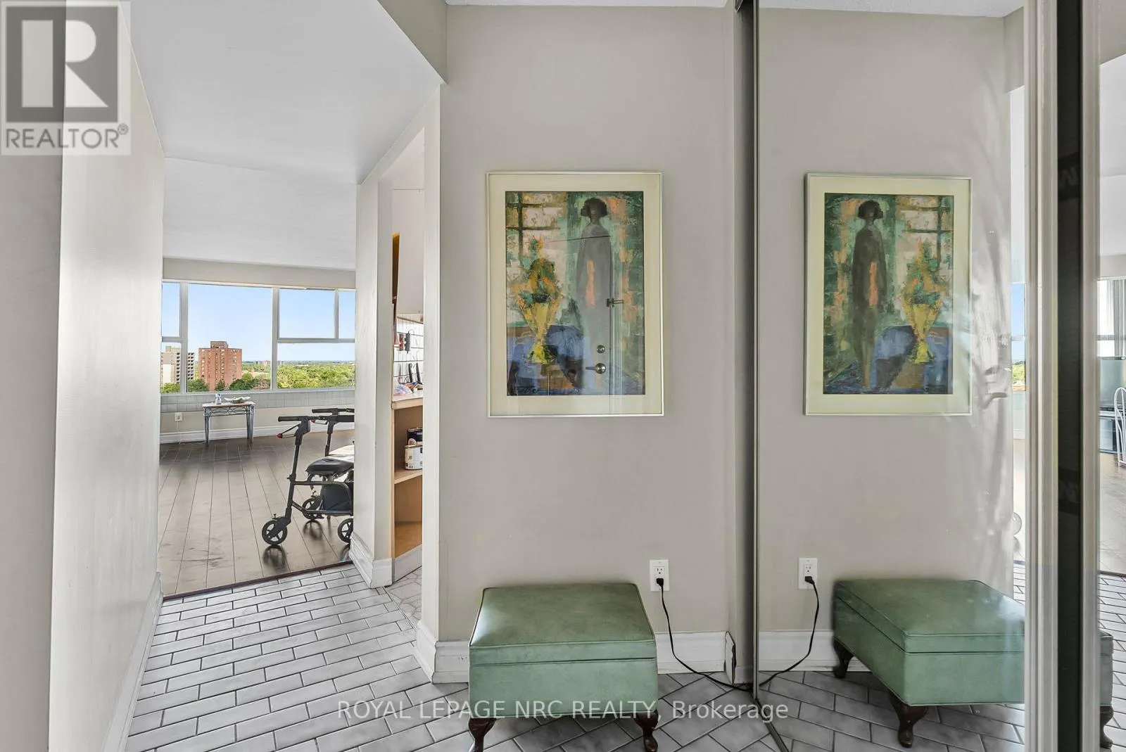 PH1 - 7 GALE CRESCENT