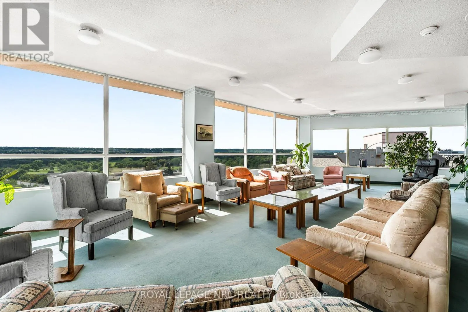 PH1 - 7 GALE CRESCENT