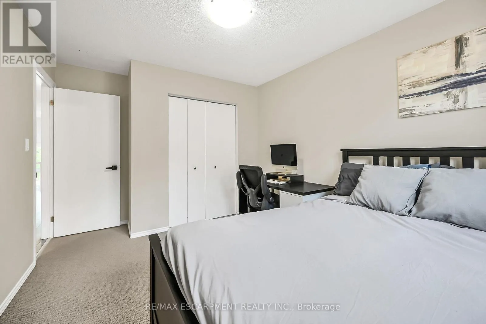 2 - 54 ARGYLE STREET S