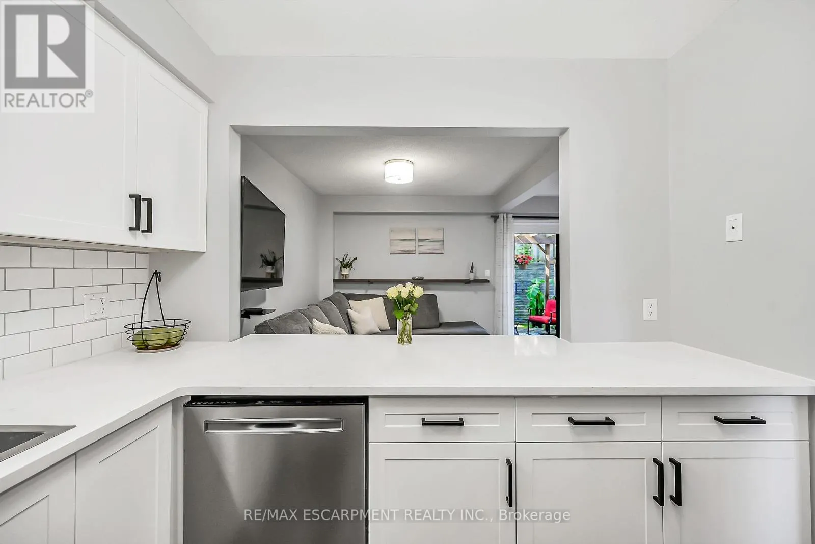 2 - 54 ARGYLE STREET S