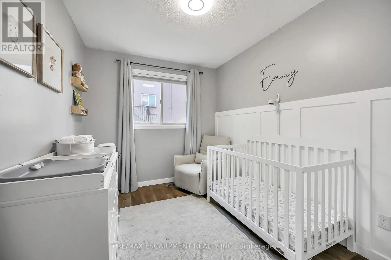 2 - 54 ARGYLE STREET S