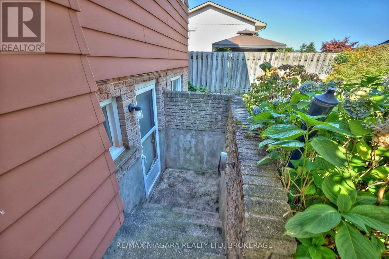 68 ACADIA CRESCENT