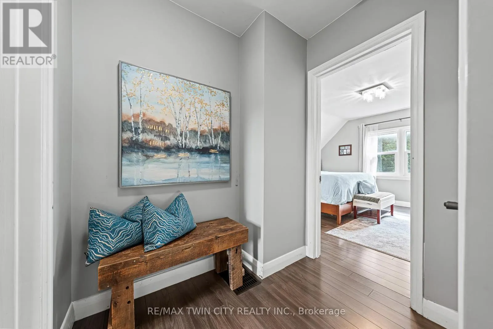 854 GUELPH STREET