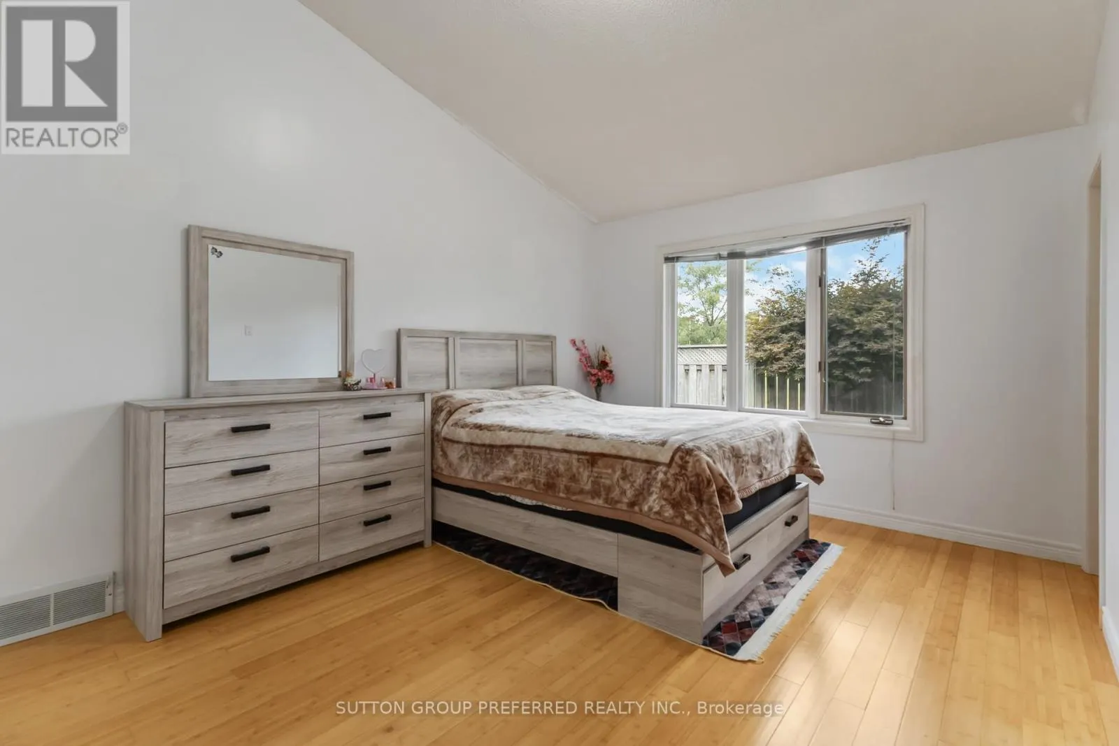 2 - 617 WHARNCLIFFE ROAD S, #2