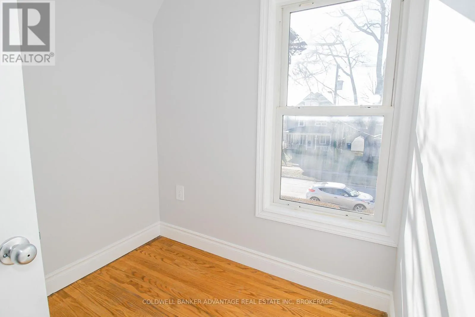 28 MYRTLE AVENUE