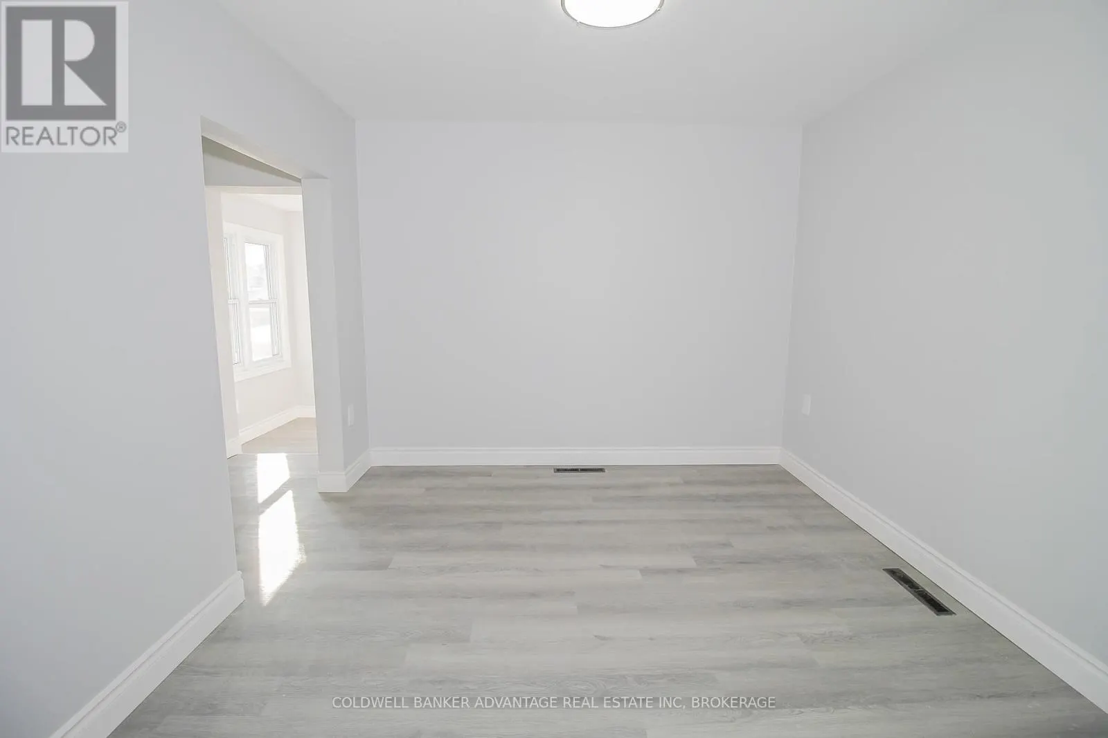 28 MYRTLE AVENUE