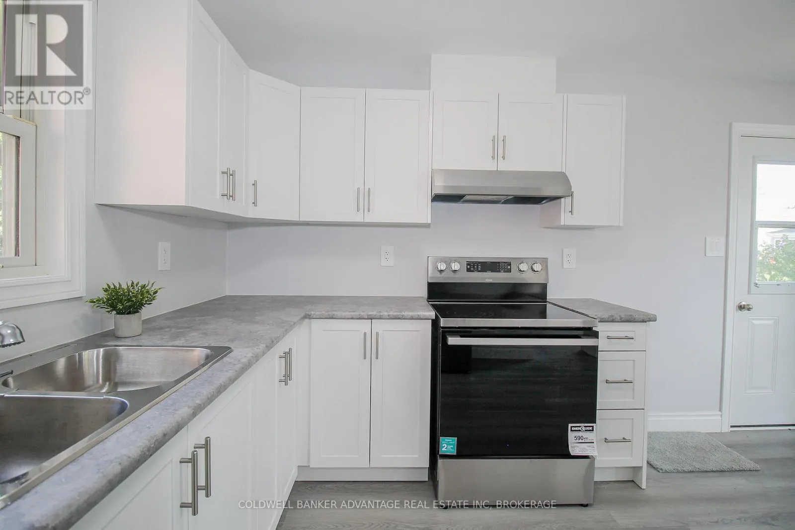28 MYRTLE AVENUE