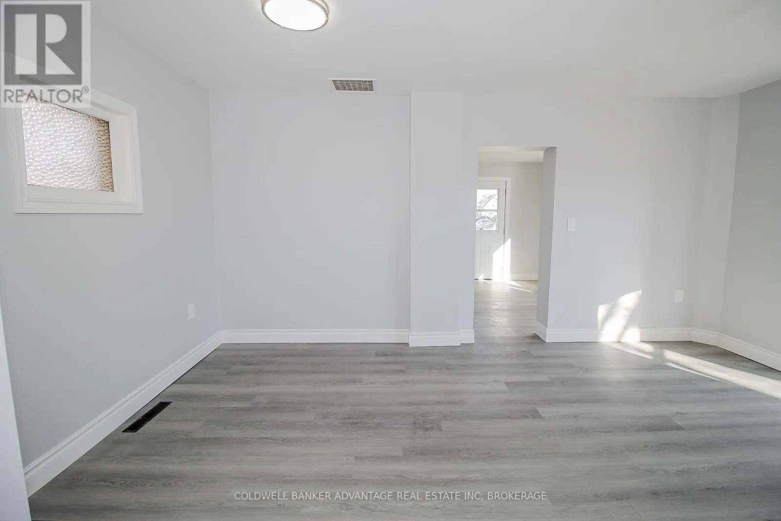 28 MYRTLE AVENUE
