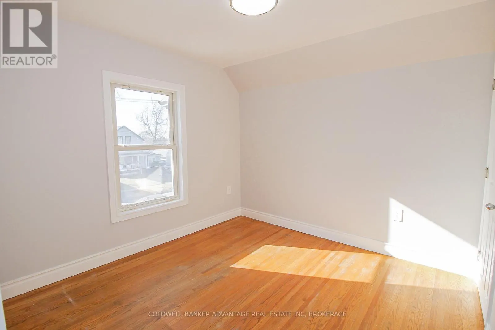 28 MYRTLE AVENUE