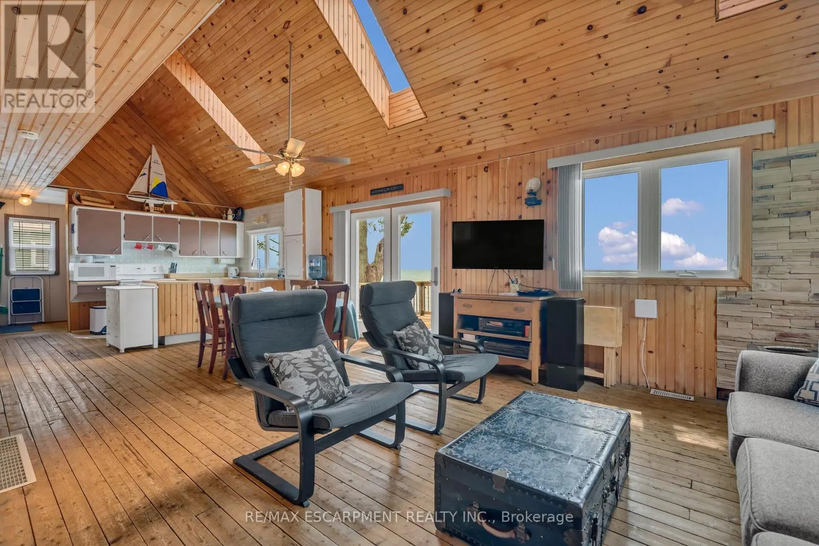 20 HOOVER POINT LANE