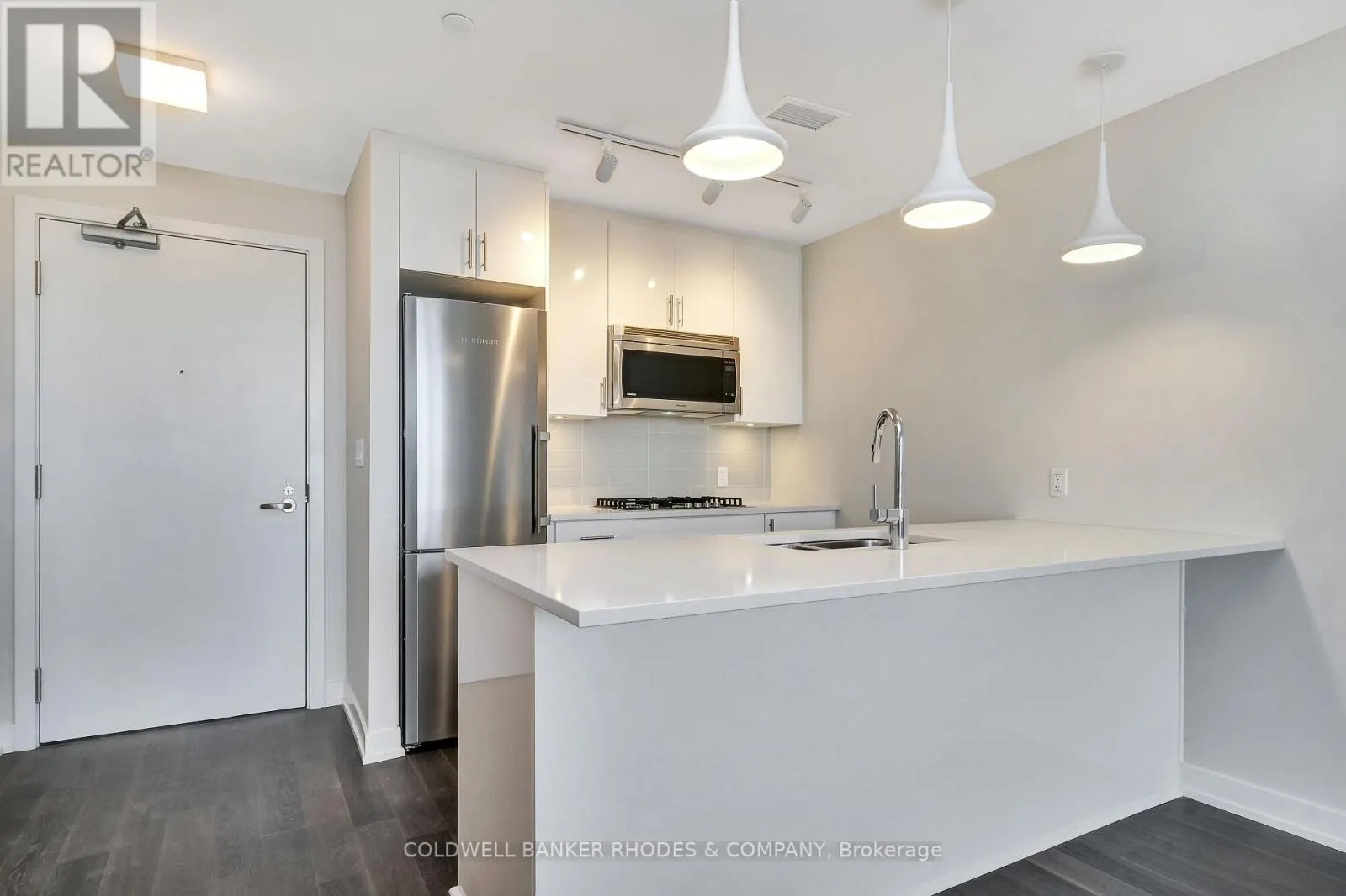 512 - 530 DE MAZENOD AVENUE