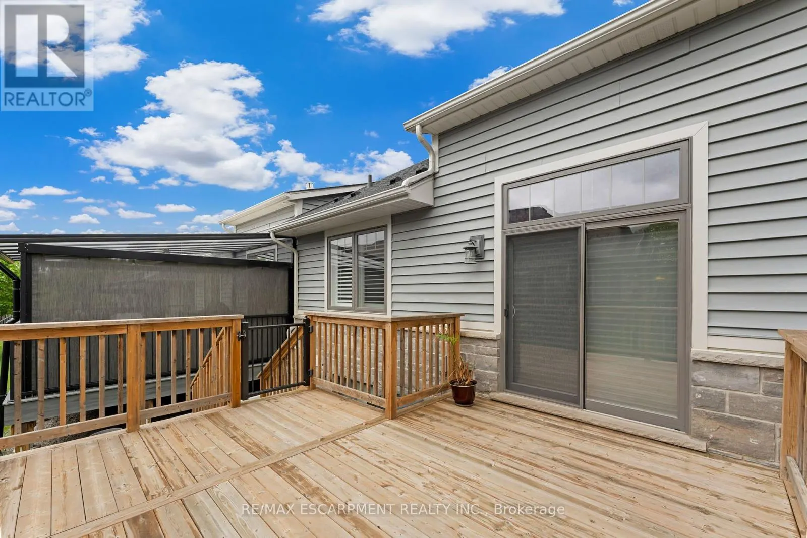 5 - 2848 KING STREET