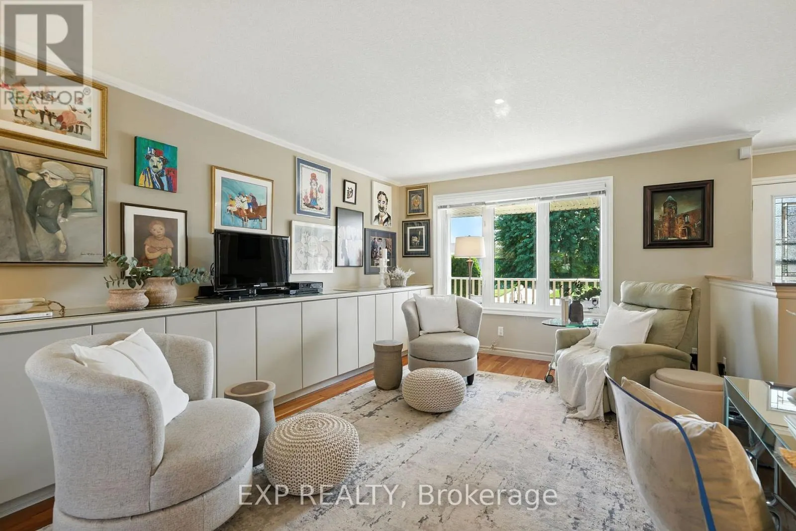 6 COVE COURT
