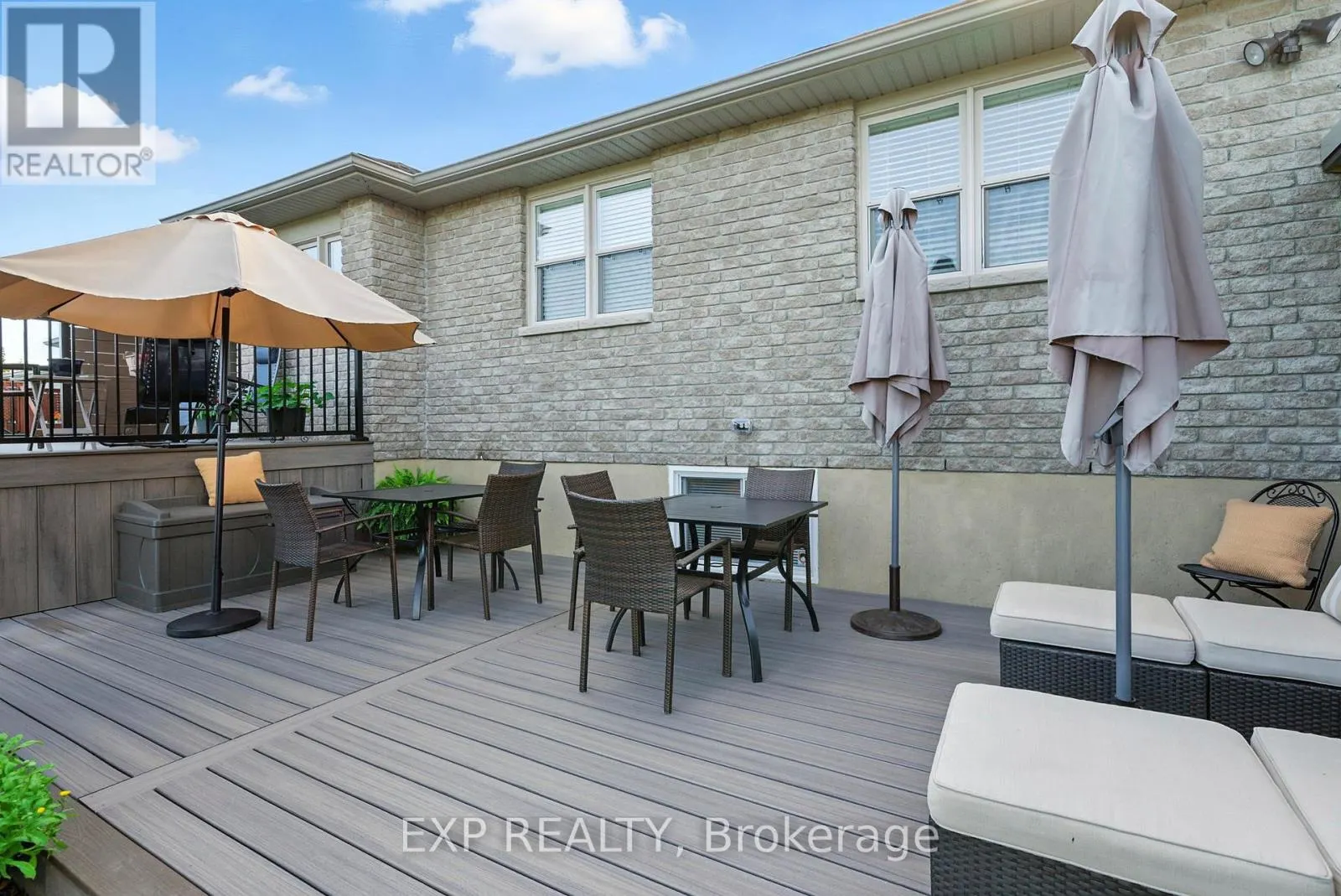 6 COVE COURT
