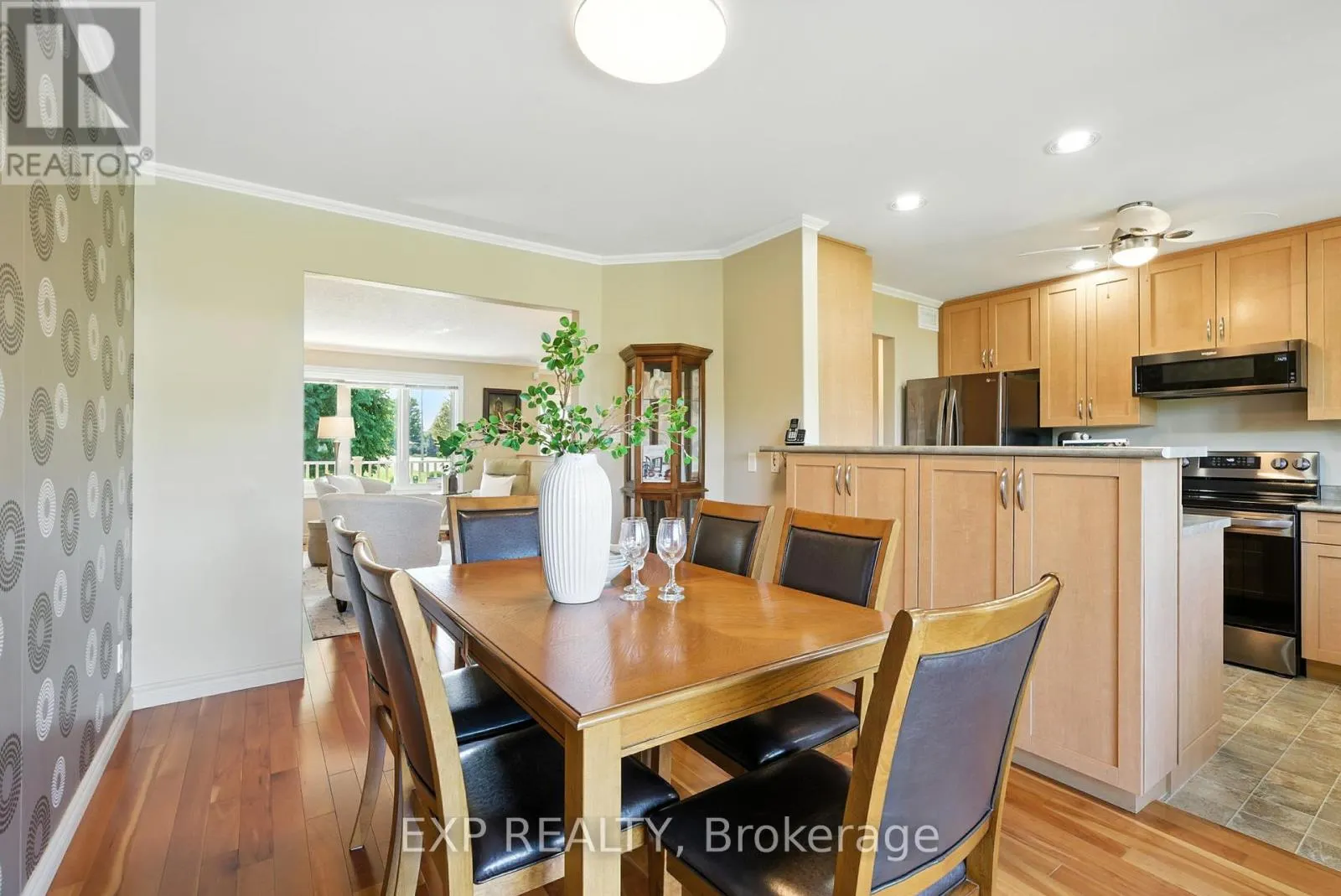 6 COVE COURT