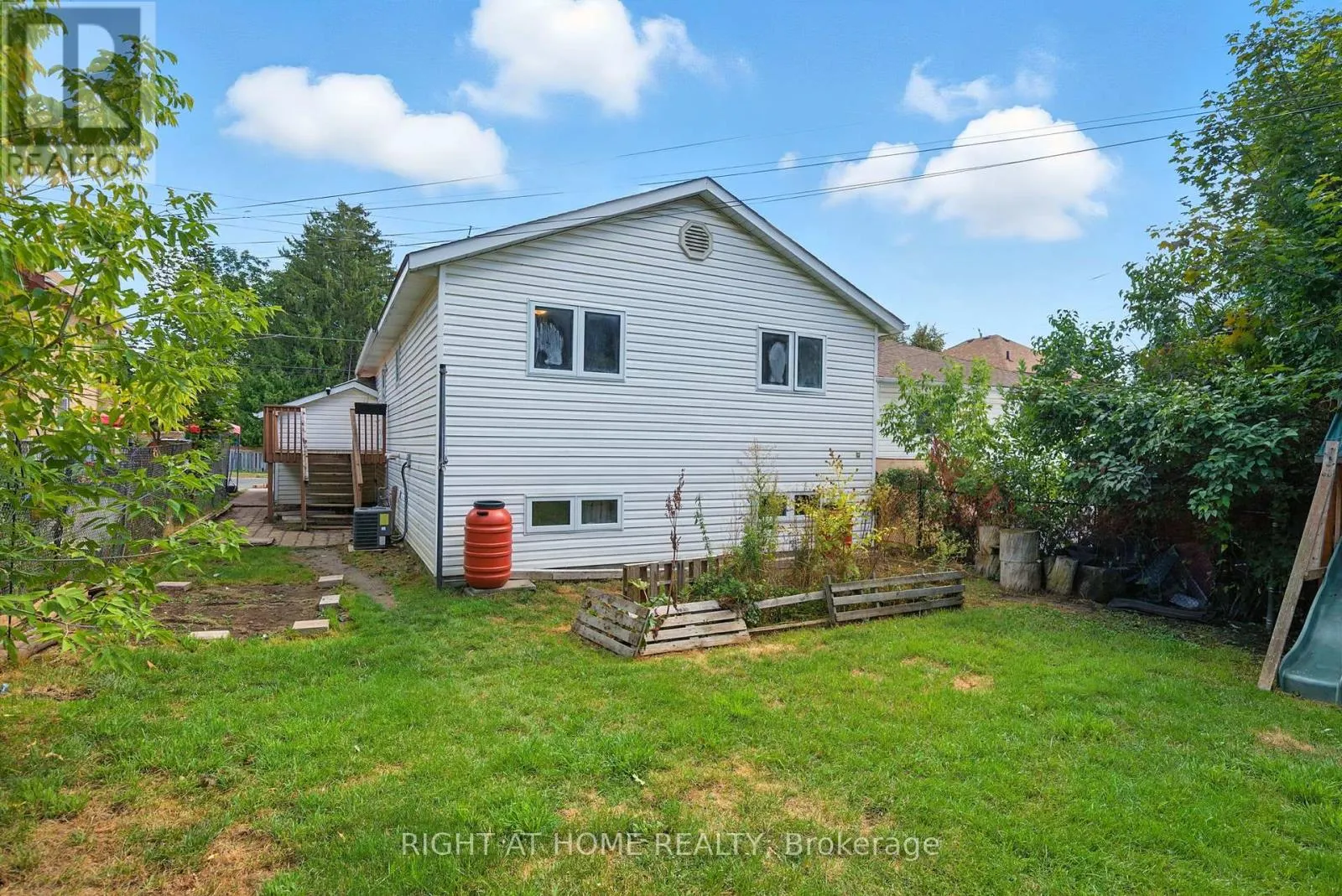 1045 HIGH STREET