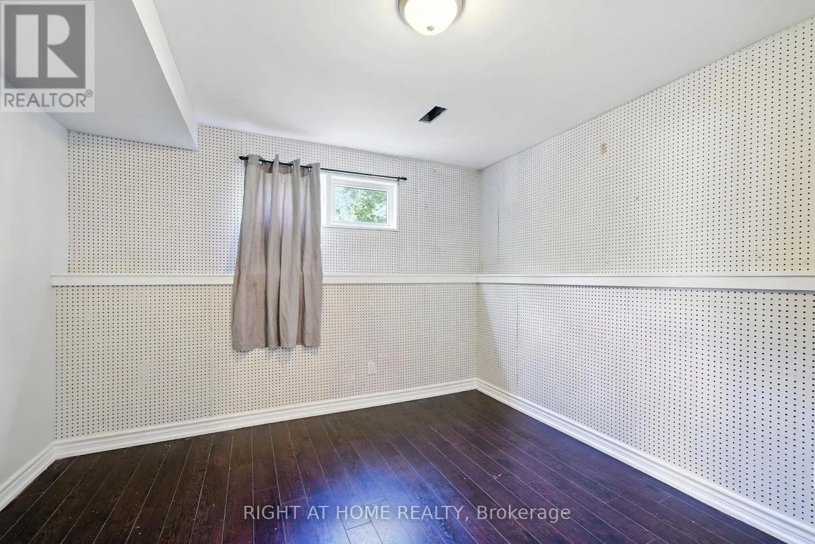 1045 HIGH STREET