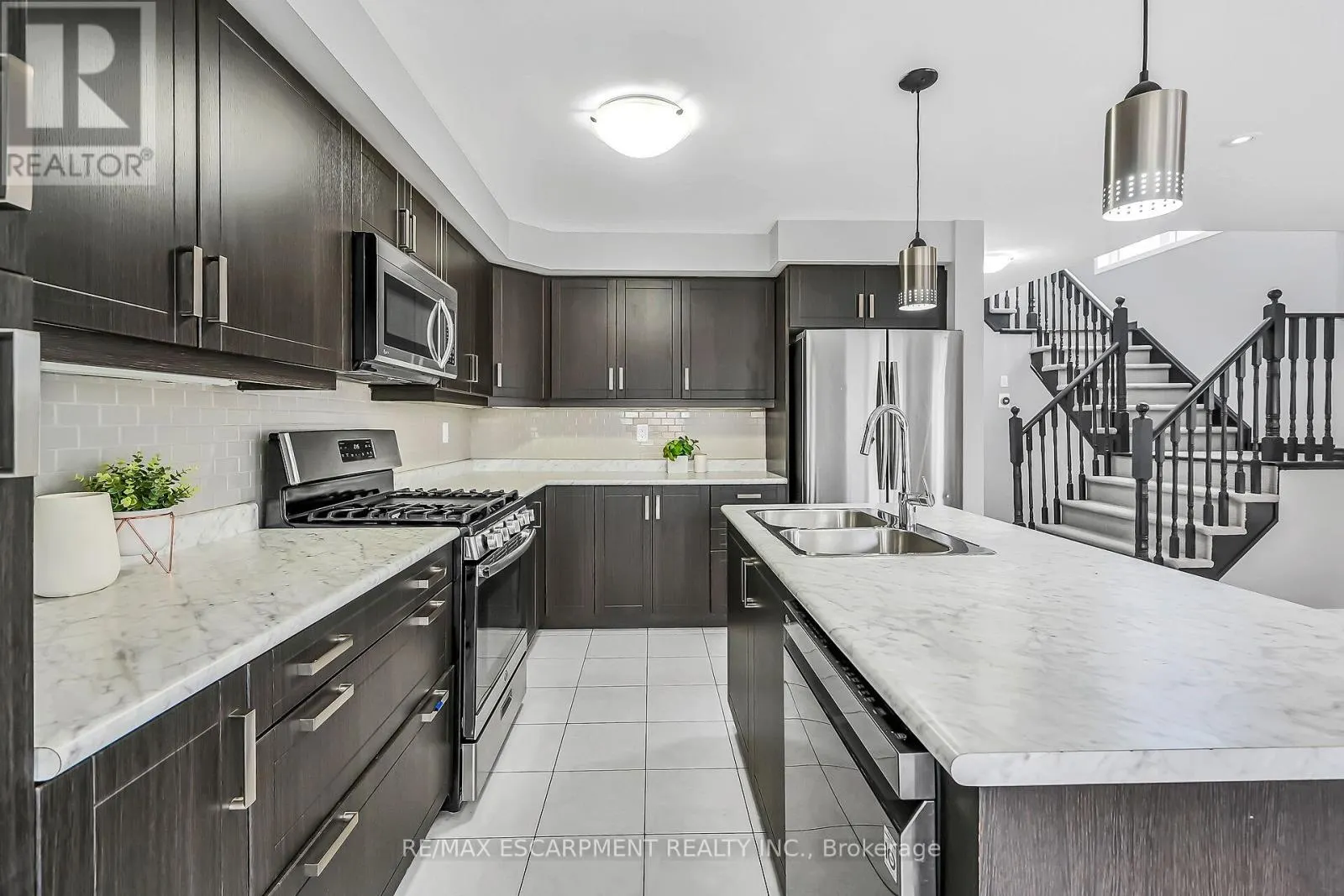 143 THOMPSON ROAD