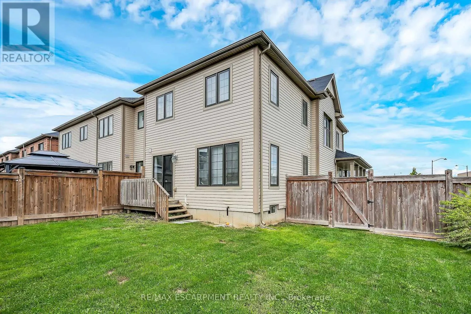143 THOMPSON ROAD