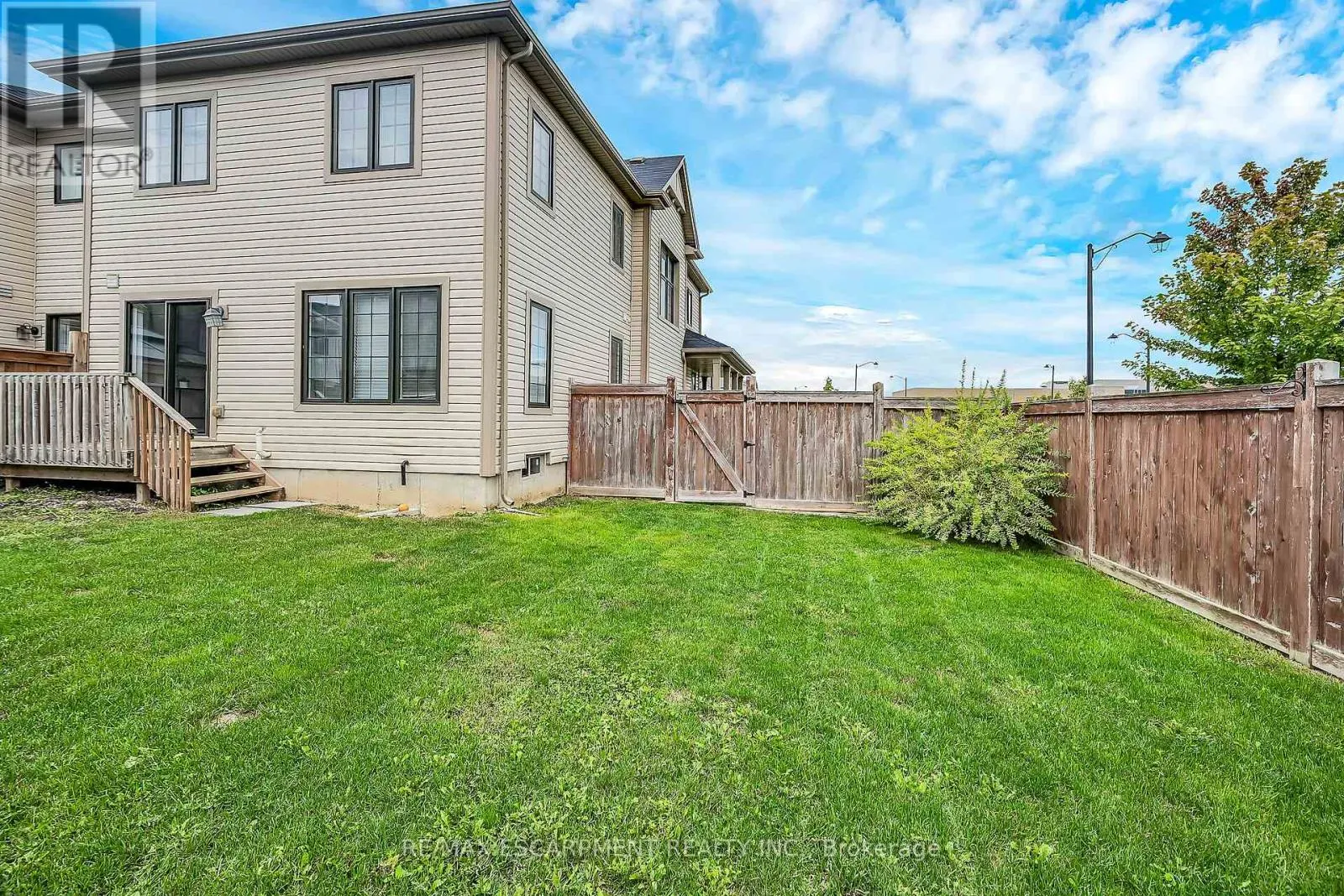 143 THOMPSON ROAD