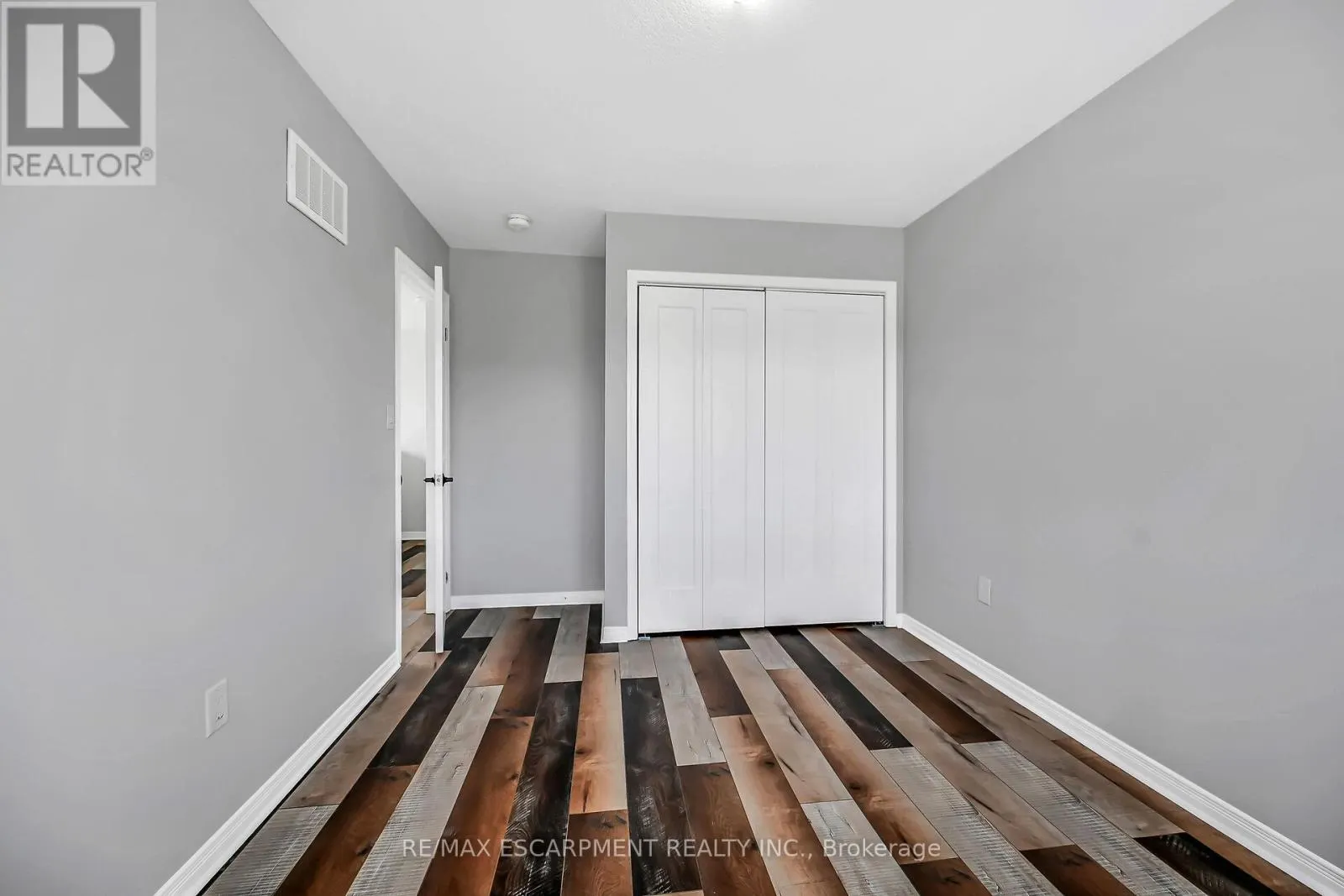 143 THOMPSON ROAD