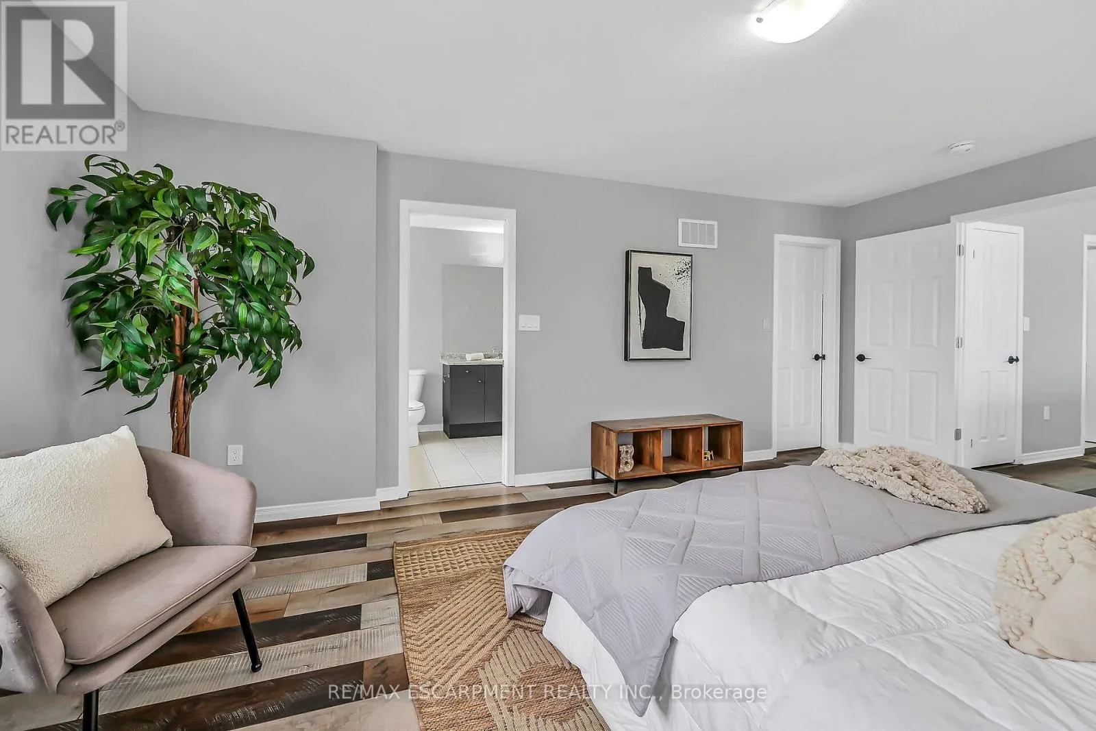 143 THOMPSON ROAD