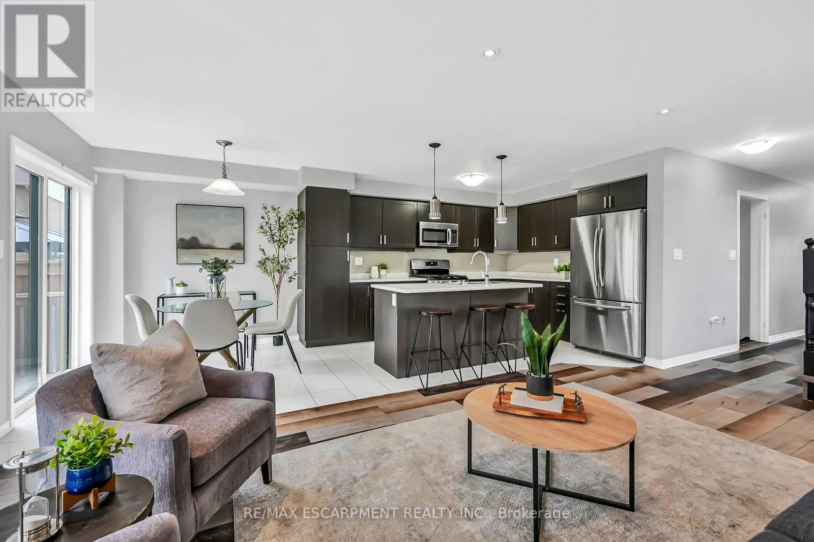 143 THOMPSON ROAD