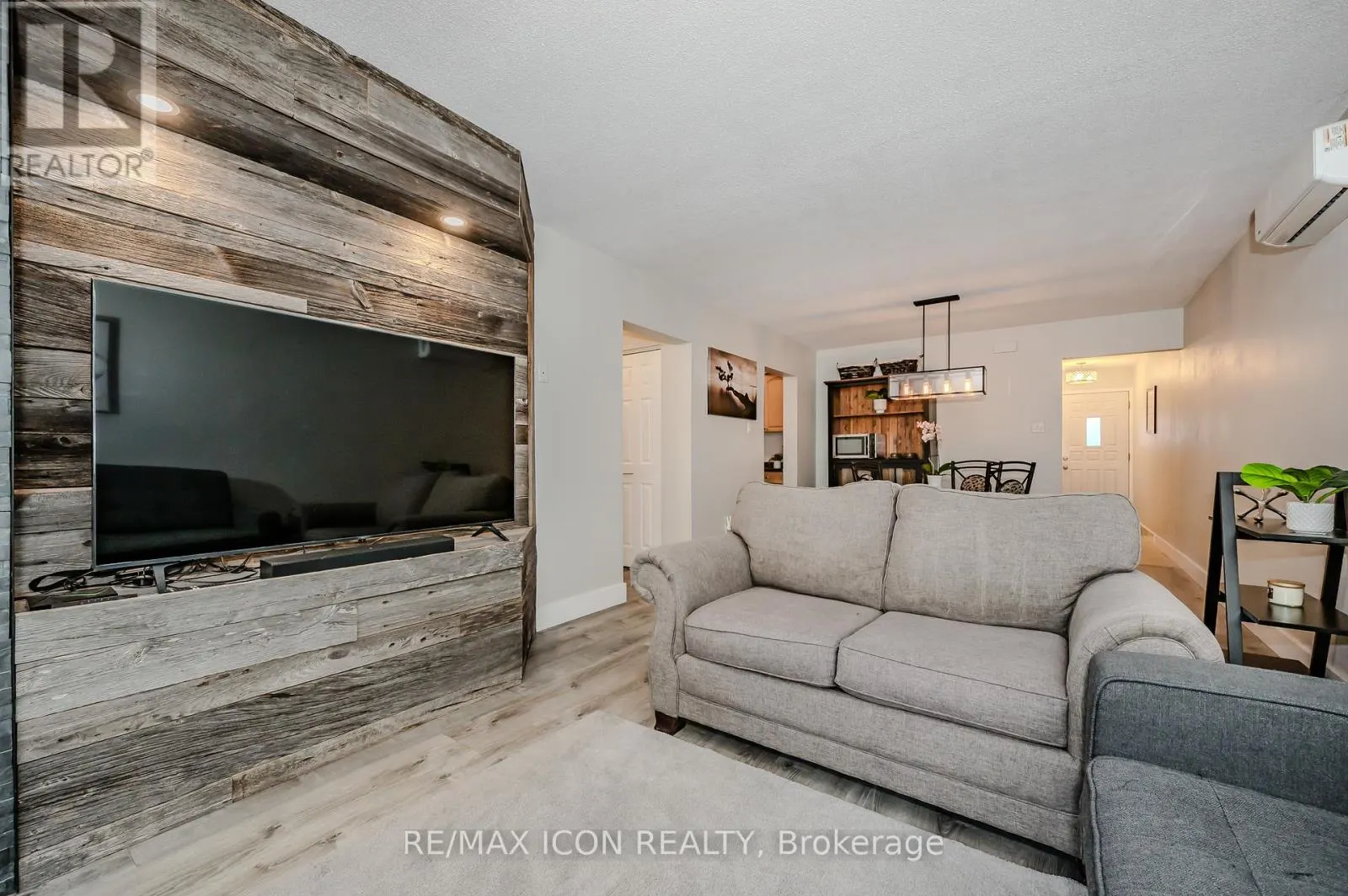 12 - 337 KINGSWOOD DRIVE