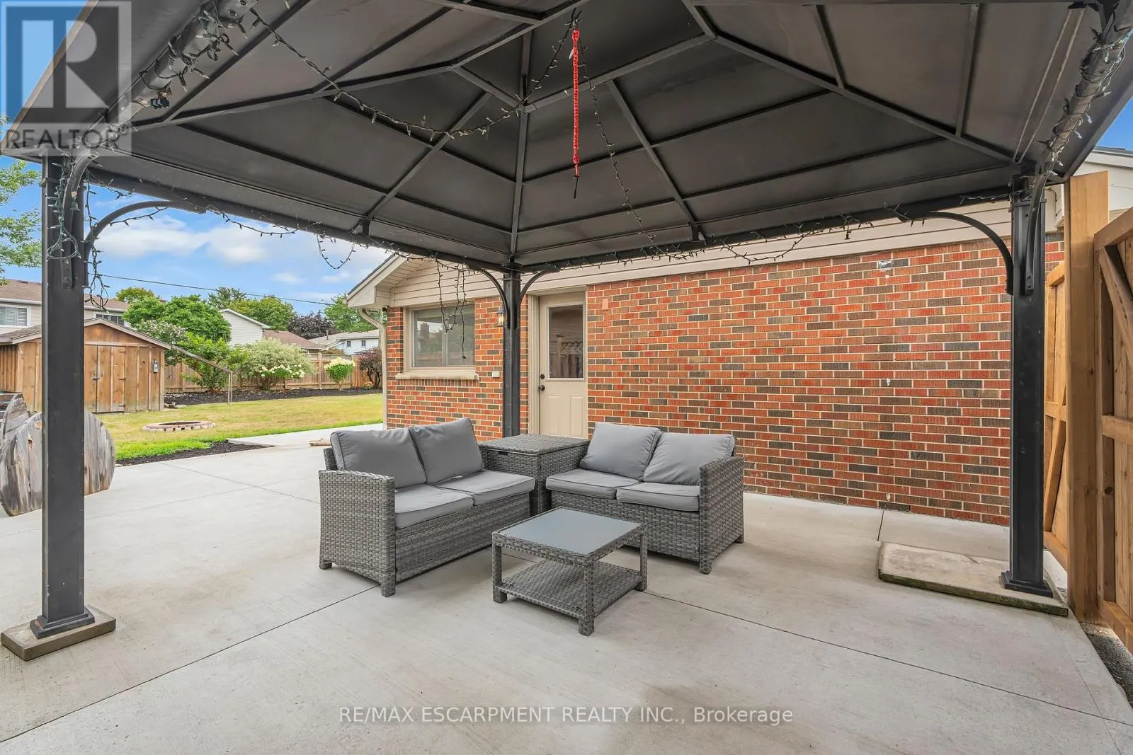 35 HICKERY PLACE