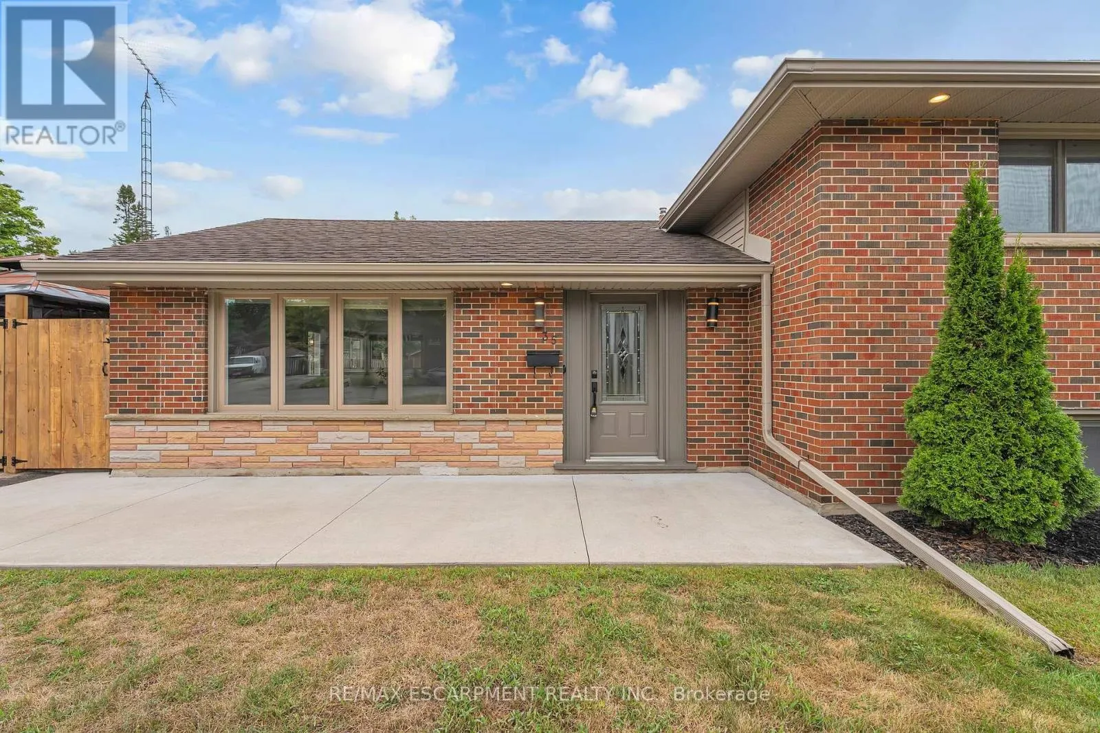 35 HICKERY PLACE