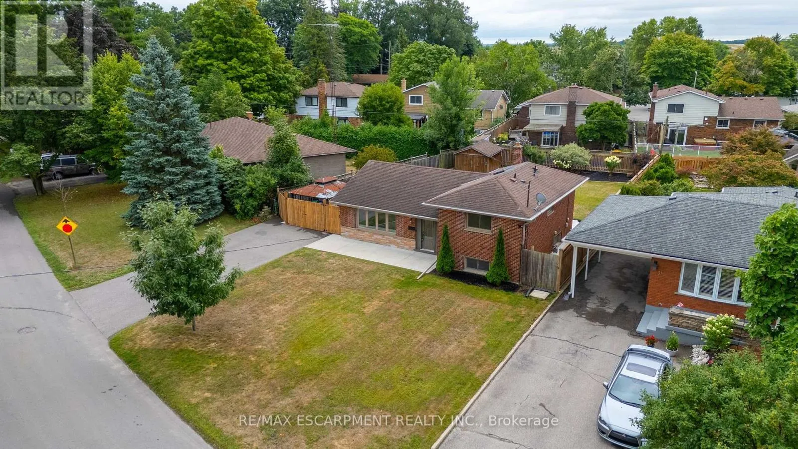 35 HICKERY PLACE