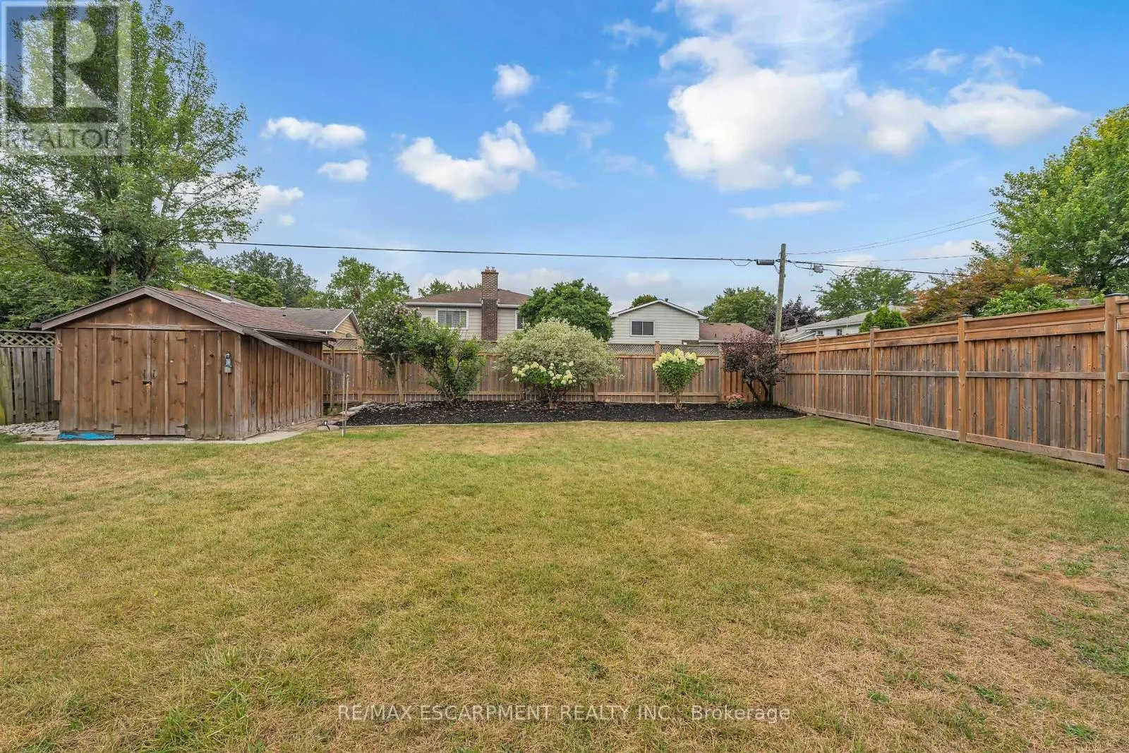 35 HICKERY PLACE
