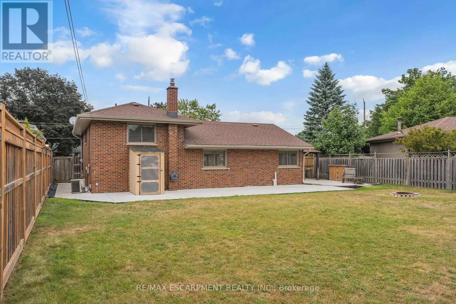35 HICKERY PLACE