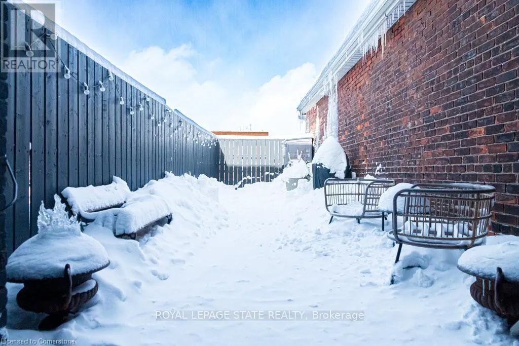 203 KING STREET E