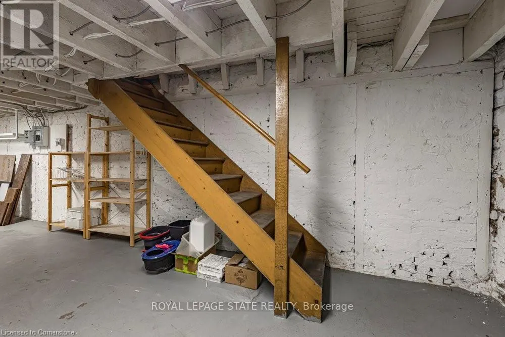 203 KING STREET E