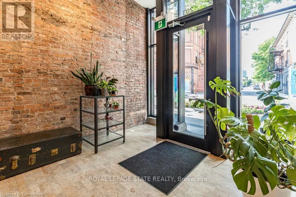 203 KING STREET E