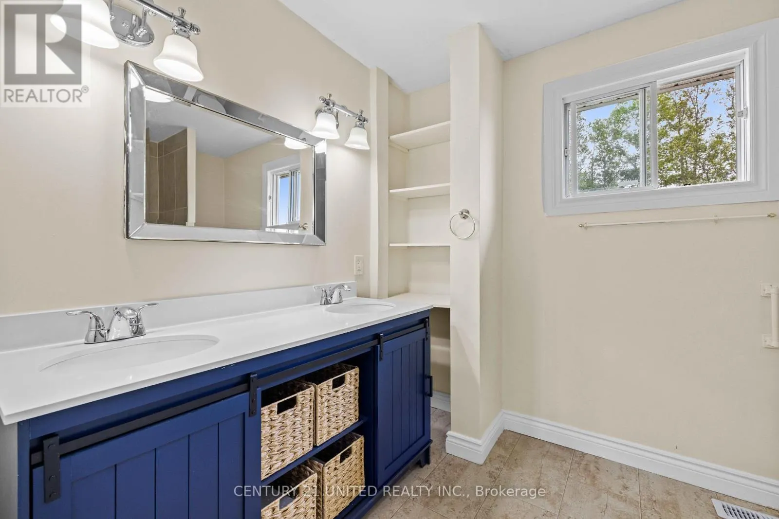 60 HEMLOCK STREET
