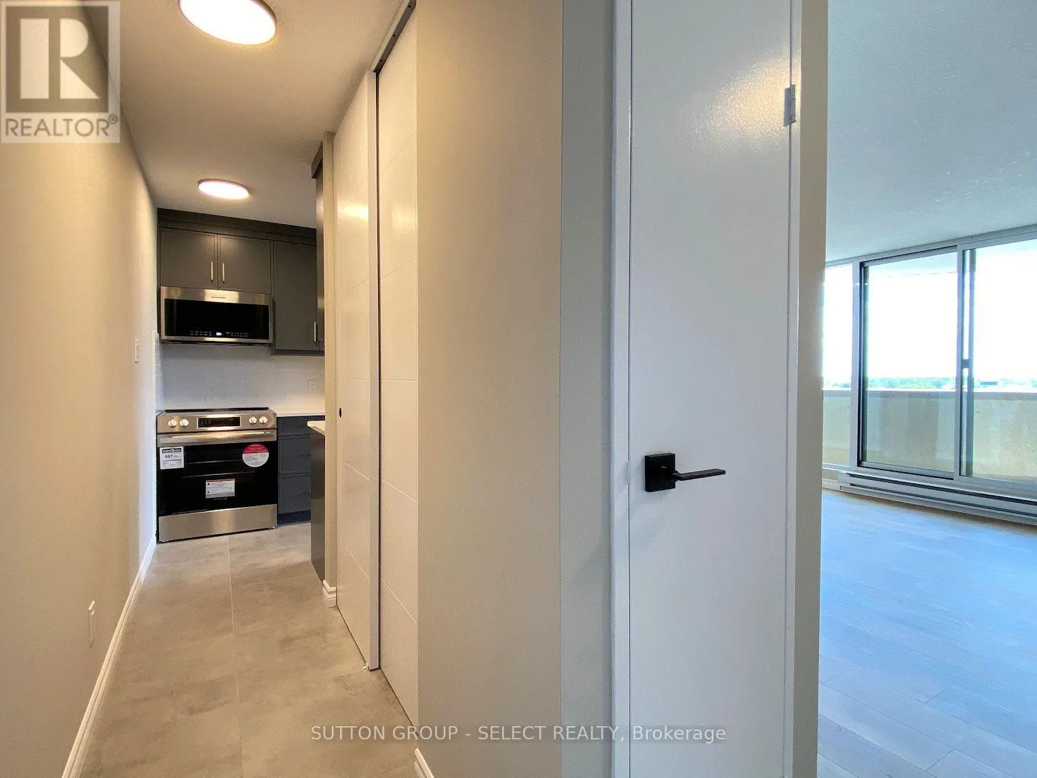 804 - 1105 JALNA BOULEVARD, #804