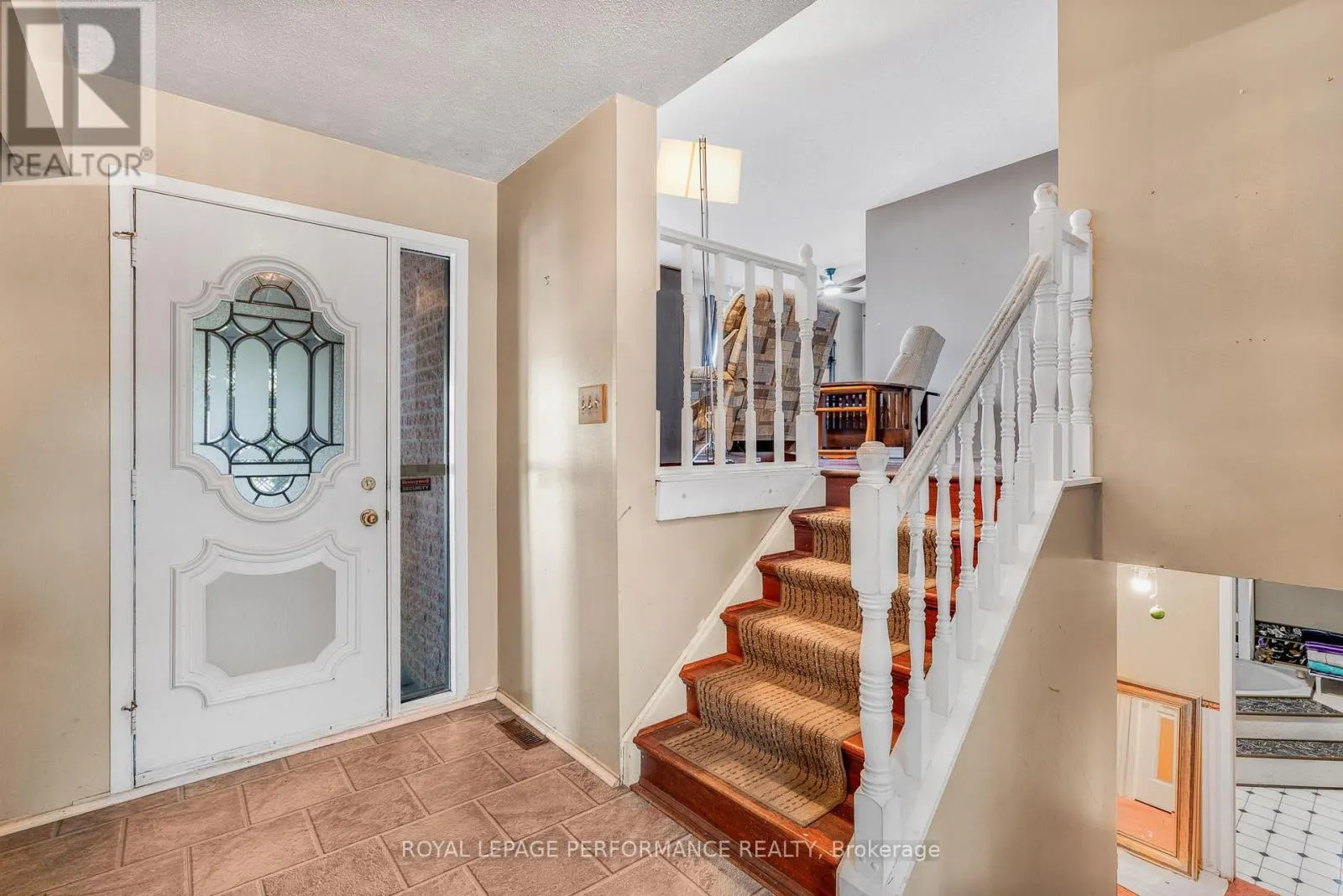 42 CHATEAU CRESCENT