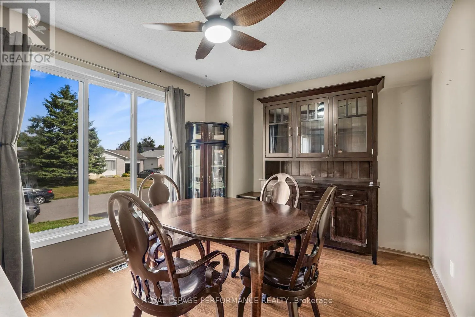42 CHATEAU CRESCENT