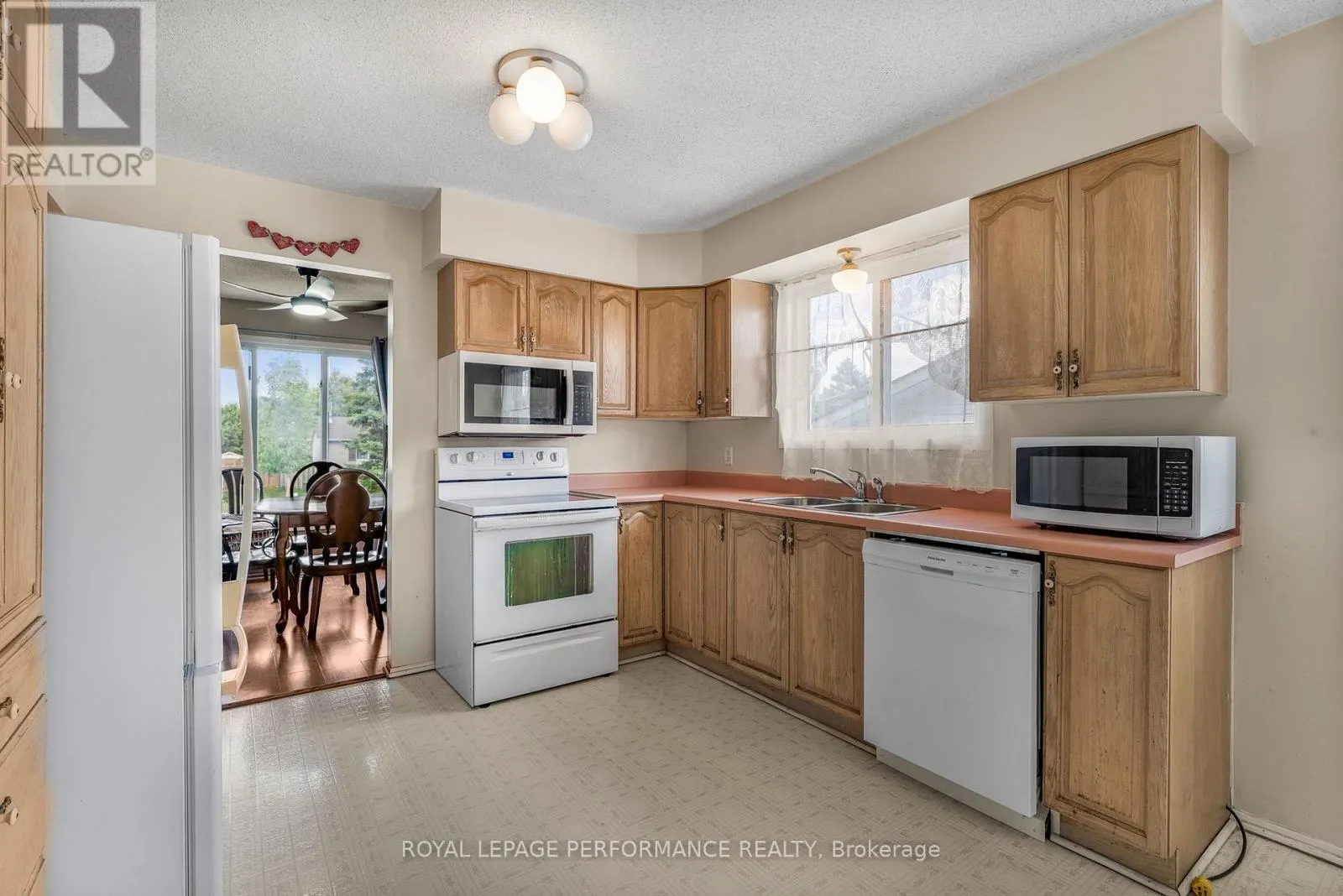 42 CHATEAU CRESCENT