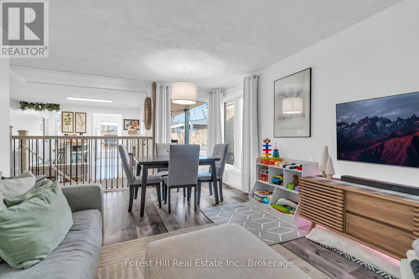 130 PEPPERWOOD CRESCENT