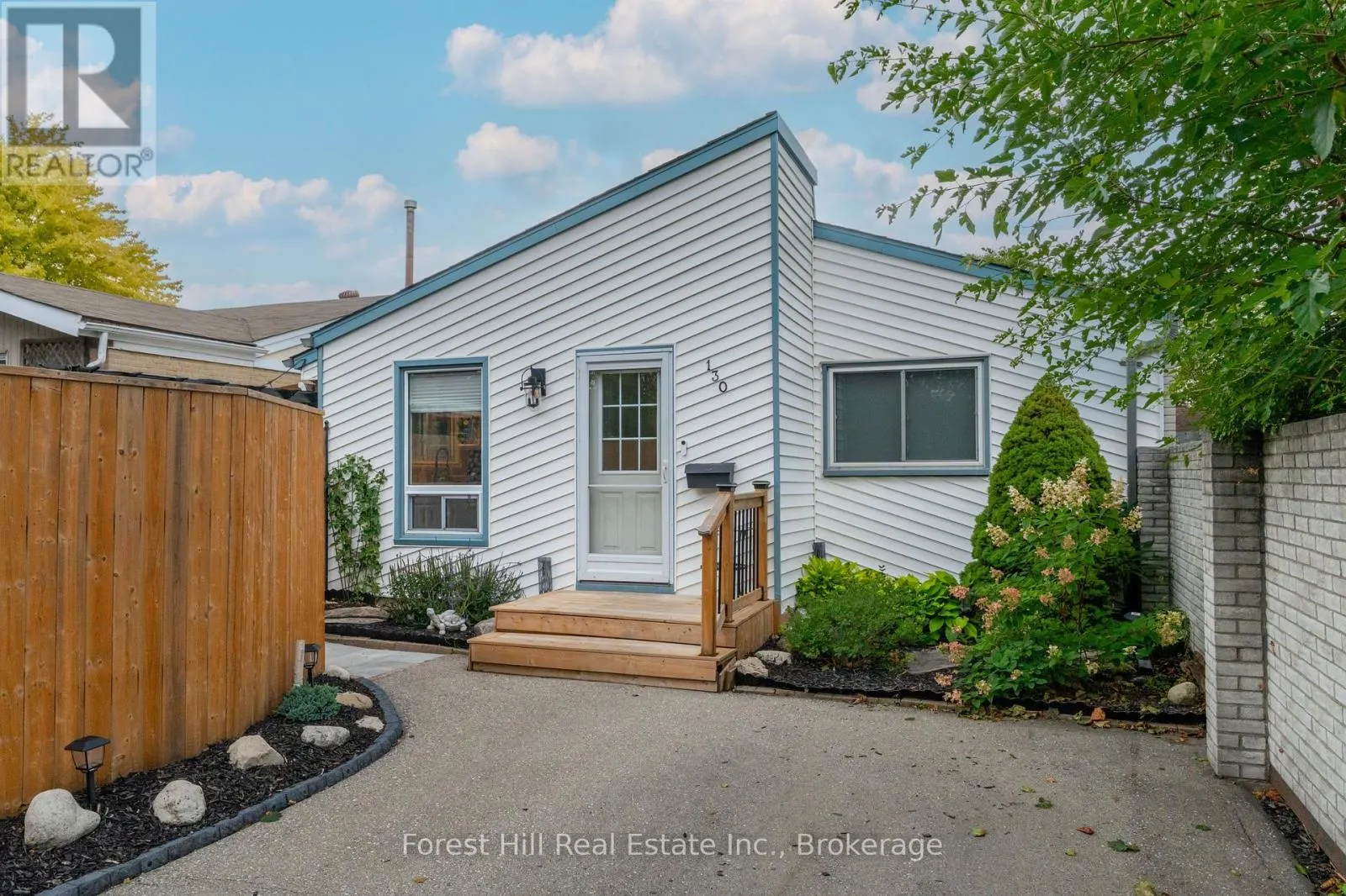 130 PEPPERWOOD CRESCENT