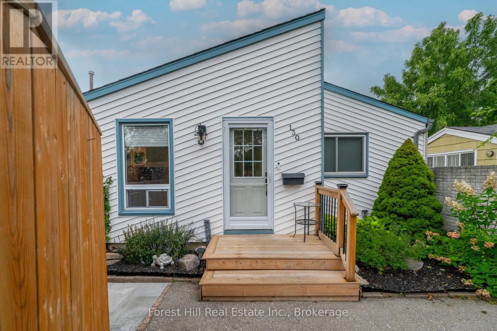 130 PEPPERWOOD CRESCENT