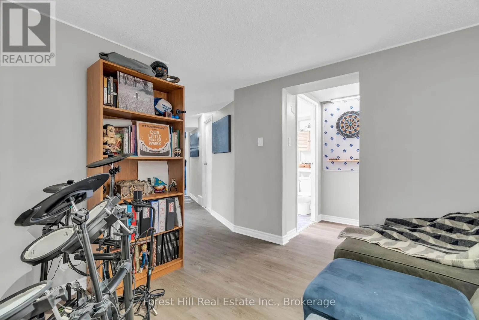 130 PEPPERWOOD CRESCENT