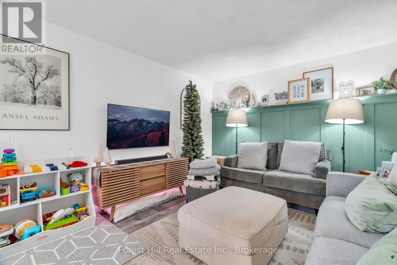 130 PEPPERWOOD CRESCENT