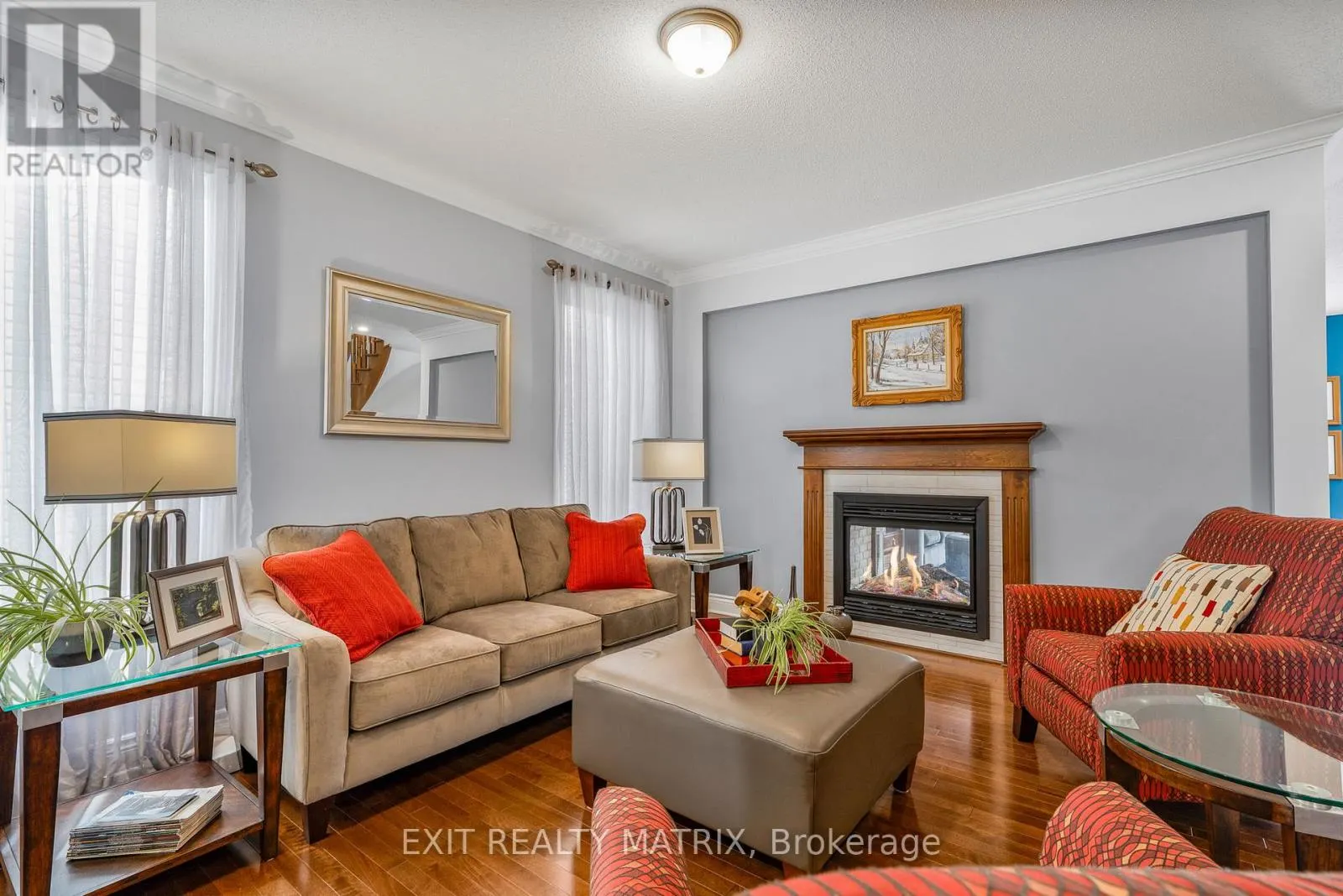 352 OAKCREST WAY
